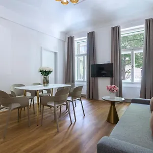 encore-boutique-residence.praguehotelsweb.com/